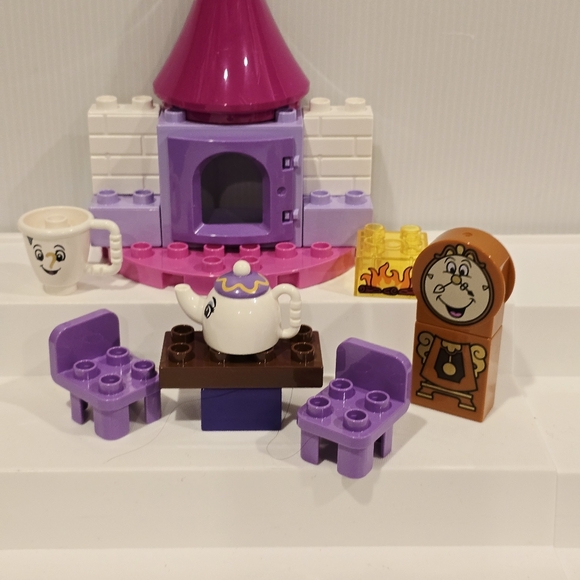 Lego DUPLO Disney Princess Belles Tea Party 10877 Beauty and the Beast with Elsa - Picture 2 of 14